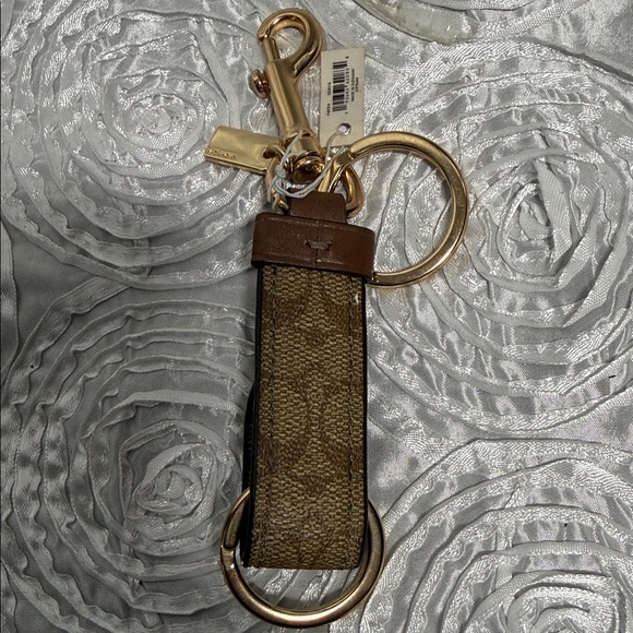 Coach Trigger Snap Bag Charm Leather with Gold Hardware (Key Chain) - Picture 5 of 8